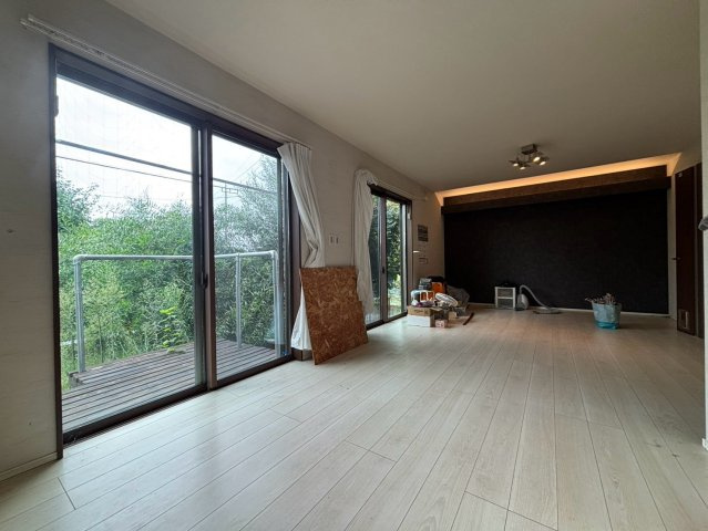 野田市三ツ堀　中古戸建　平成29年築の居間・リビング