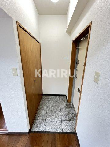 ラフィーネシャンブルの玄関