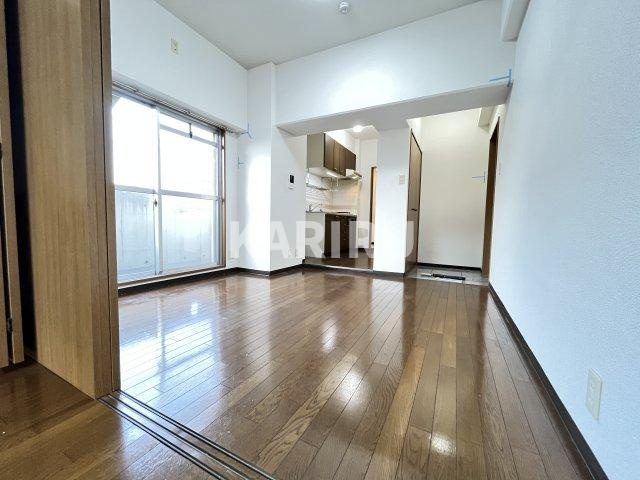 ラフィーネシャンブルの居間・リビング