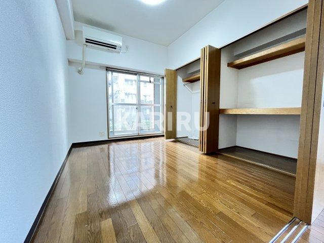 ラフィーネシャンブルの洋室