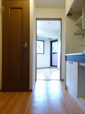 【玄関】 | ロイヤルガーデン千鳥町