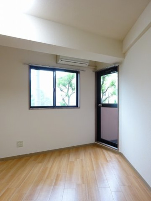 【居間・リビング】 | ロイヤルガーデン千鳥町