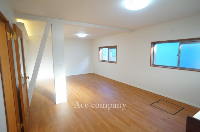 【居間・リビング】 | 東大阪市御厨東1丁目 | 【LDK：約17帖】