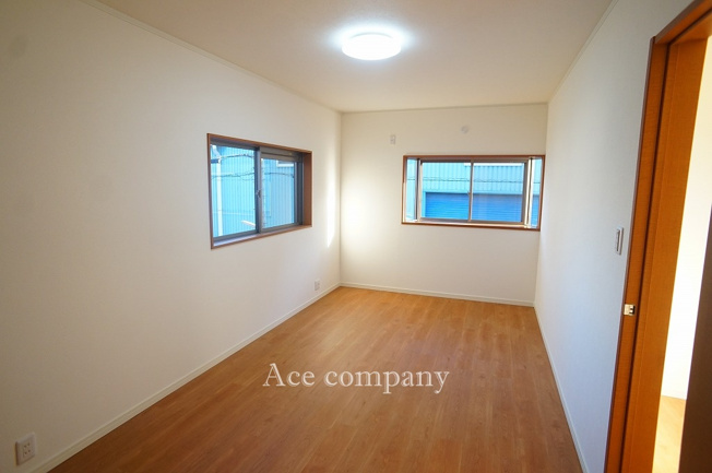 【寝室】 | 東大阪市御厨東1丁目 | 【2階：ゆったり洋室8帖♪】