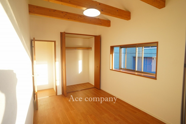 【子供部屋】 | 東大阪市御厨東1丁目 | 【2階：洋室6帖】クローゼット完備です♪