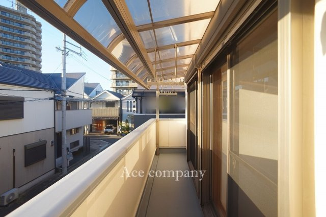 【バルコニー】 | 東大阪市御厨東1丁目 | 西向きのバルコニー☆雨除けテラス屋根付きです☆