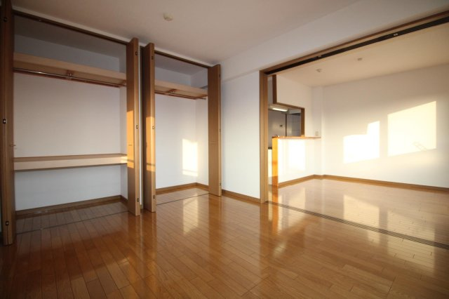 Ｓ・ＡＳＡＧＩＲＩ|Ｓ・ＡＳＡＧＩＲＩの居室