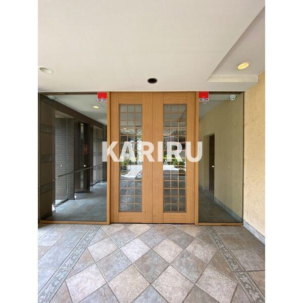 ヴェルデュール・カーのエントランス