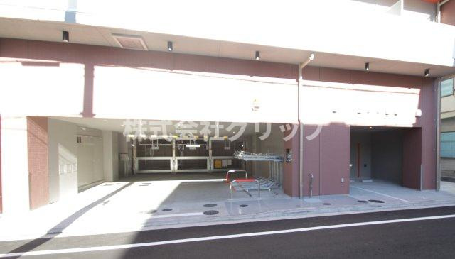 クラリッサ横浜シエルの駐車場