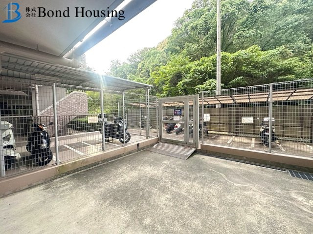 妙法寺駅まで徒歩圏内　車字獅掘　サンワプラザ須磨山の手の駐車場
