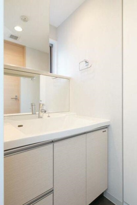 【独立洗面台】 | i-Suite HigashiNakano | 嬉しい独立洗面台付き。