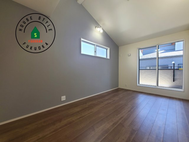 太宰府市青山3丁目第1-2（2号棟）の寝室|主寝室には収納力に優れたクローゼットがありますので、お部屋もすっきり片付きます。