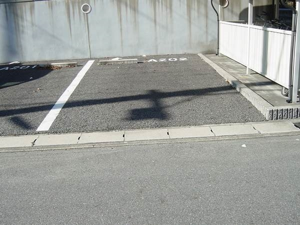 メゾン・ダリアＡの駐車場