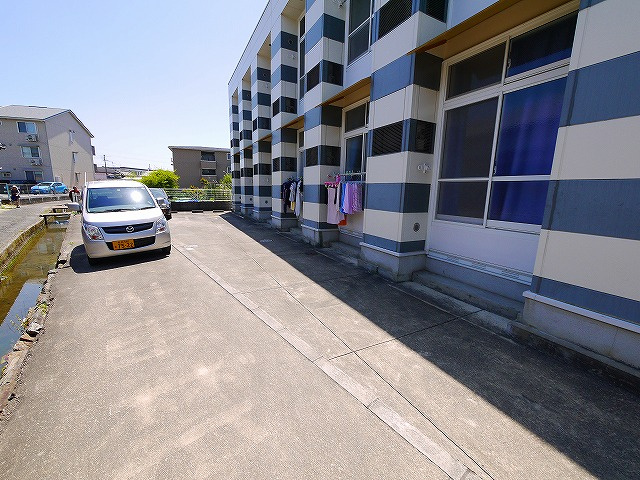 レオパレス大陽参番館の駐車場