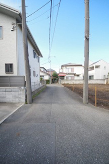 【前面道路含む現地写真】