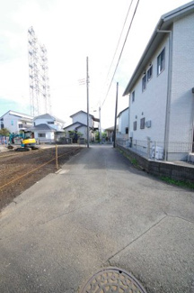 【前面道路含む現地写真】