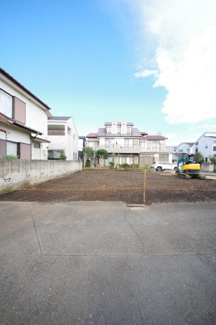 【前面道路含む現地写真】 | 【仲介手数料無料！！】府中市紅葉丘3丁目　新築戸建て（全2棟）A号棟　5990万円