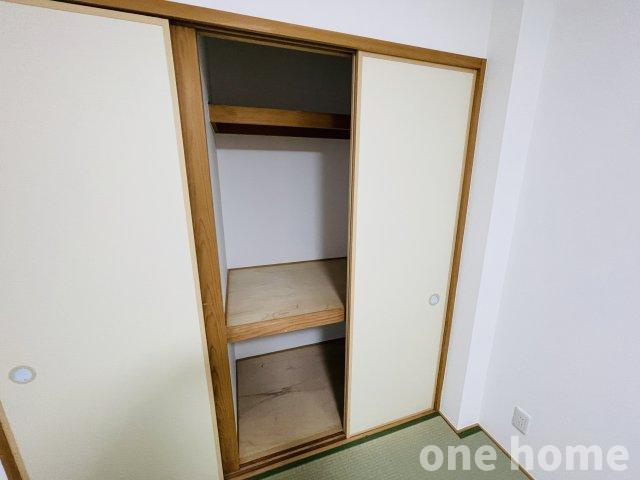 野中南1丁目中古戸建の収納|◆1階約6.2帖和室 収納です！お客様用のお布団や生活用品、節句道具の収納にもピッタリですね！