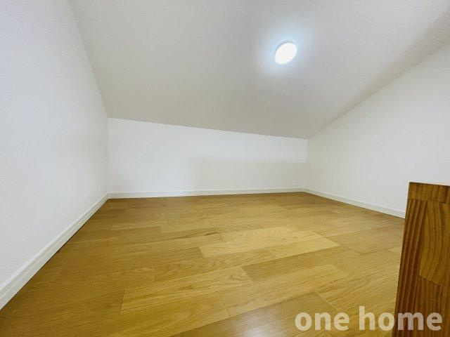 野中南1丁目中古戸建の収納|◆屋根裏収納です！季節ごとの衣類や思い出の品、アウトドア用品など収納にバッチリ！
◆令和7年10月室内フルリフォーム完了！手直しなしでお住まいいただけます！
