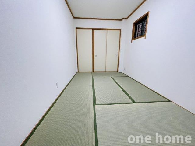 野中南1丁目中古戸建の和室|◆1階約6.2帖和室です！畳は調湿作用に優れるため、年間を通して快適な湿度を保つことができます！