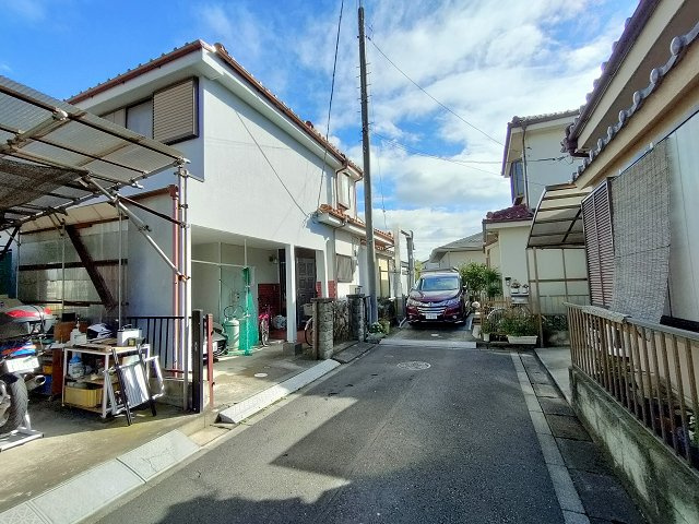 三郷市　彦成2丁目　売地　全1区画の前面道路含む現地写真|前面道路含む現地写真です