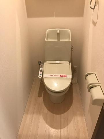 ＲＥＥＮＡ（リーナ）のトイレ|シャワー付トイレ