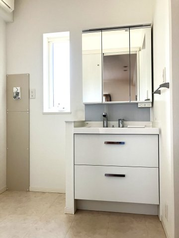 境港市米川町　中古住宅の洗面所