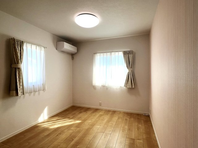 境港市米川町　中古住宅の洋室|２階洋室