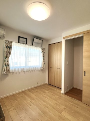 境港市米川町　中古住宅の洋室|２階