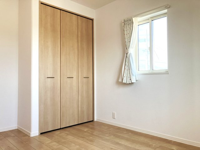 境港市米川町　中古住宅の洋室|２階