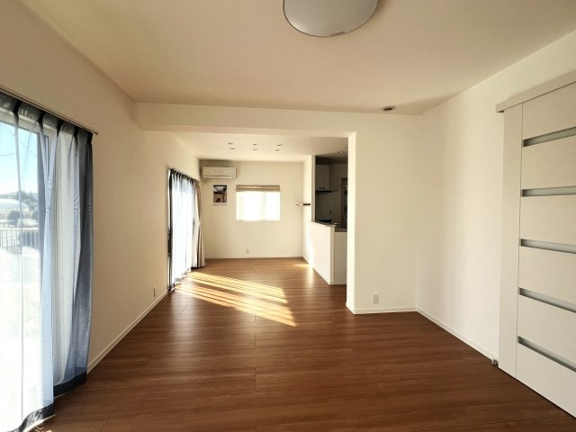 境港市米川町　中古住宅の居間・リビング