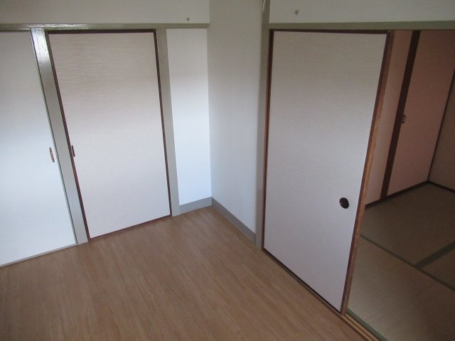 兵庫県公社　東垂水南（１）６Ｂ号棟の居間・リビング|ゆったりとした居間です