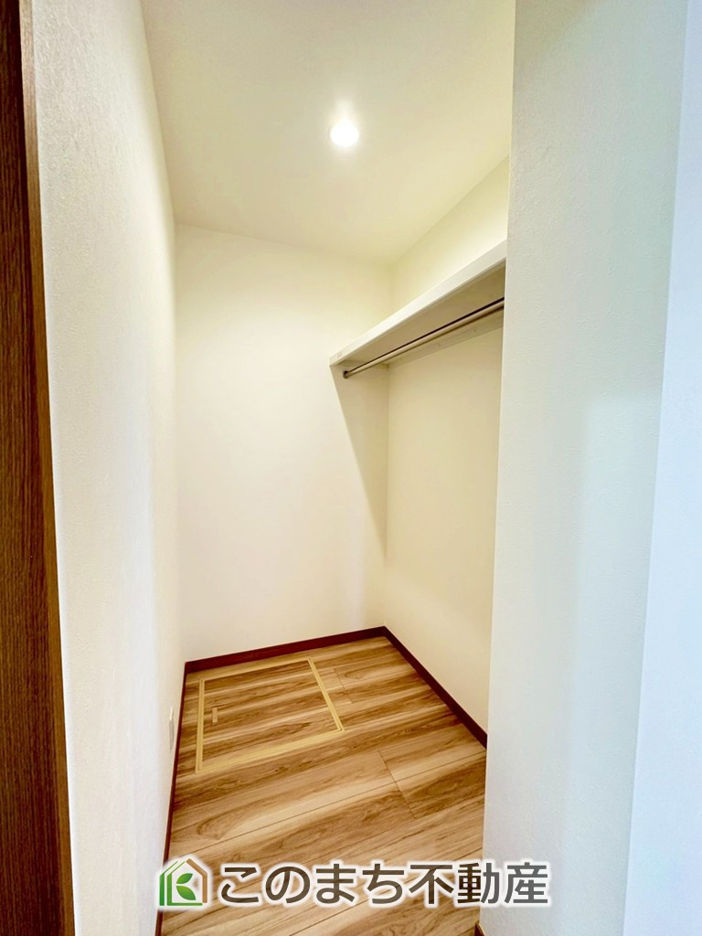 宇都宮市富士見町モデルハウスの収納|玄関付近に大きなファミリークロークもございます♪