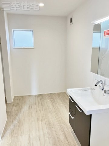 碧南市宮町の設備|洗面室にランドリースペースあります