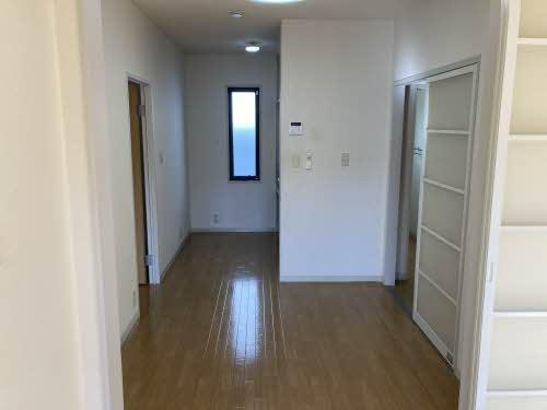 コリーヌ南Ａ，Ｂの居間・リビング|こちらはキッチンスペースになります★