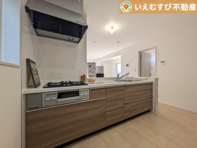 Livele Garden.S　熊谷宮本町第2のキッチン|機能性収納性に溢れるキッチン。
収納もたっぷり付いていてすっきり片付く！毎日楽しくお料理が出来そうです！
