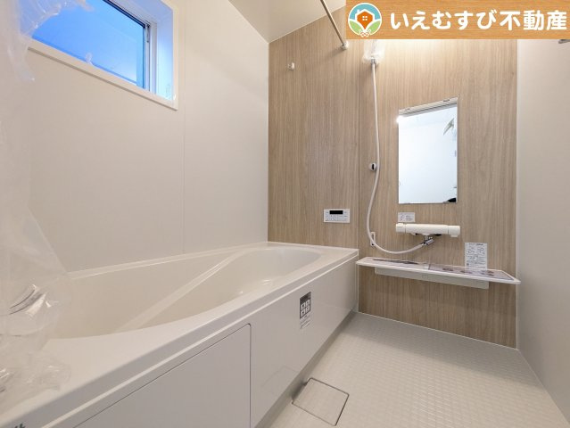 Livele Garden.S　熊谷宮本町第2の浴室|ナチュラルな色合いで落ち着いた空間
優しい色合いでくつろぎの浴室。ゆっくり過ごしながら疲れを取りましょう♪