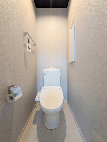 神戸市垂水区霞ケ丘２丁目戸建のトイレ