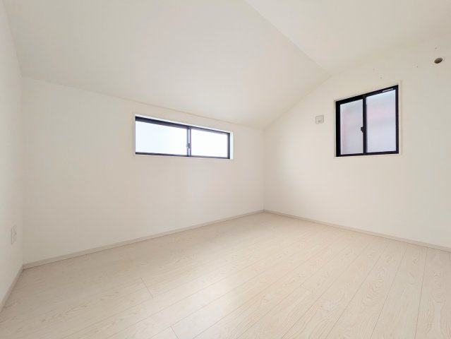 神戸市垂水区霞ケ丘２丁目戸建の洋室