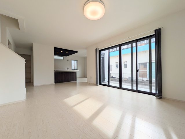 神戸市垂水区霞ケ丘２丁目戸建の居間・リビング