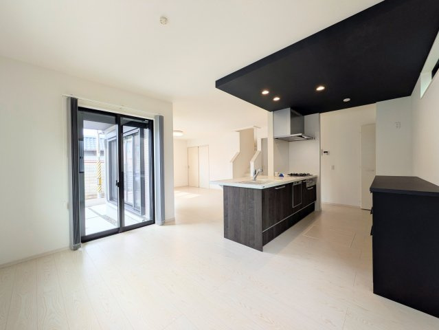 神戸市垂水区霞ケ丘２丁目戸建の居間・リビング