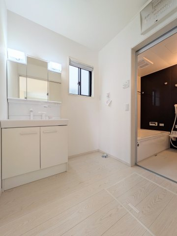 神戸市垂水区霞ケ丘２丁目戸建の独立洗面台