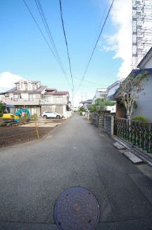 【前面道路含む現地写真】