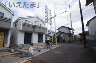 【前面道路含む現地写真】 | 令和8年2月16日撮影　建築中