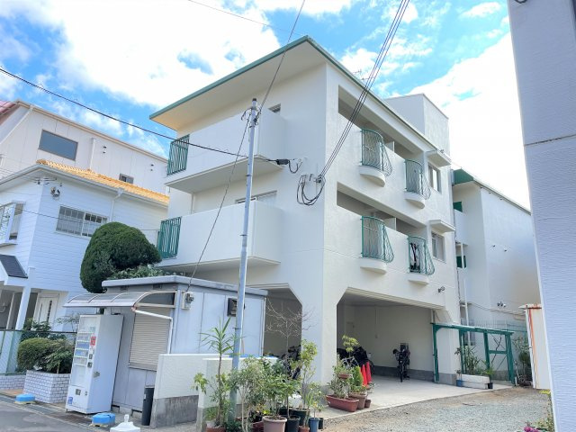 中野パレスの外観