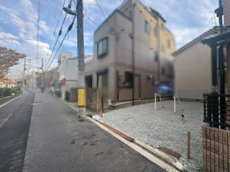 【前面道路含む現地写真】 | 現況更地ですので、すぐにお家を建てられますね♪