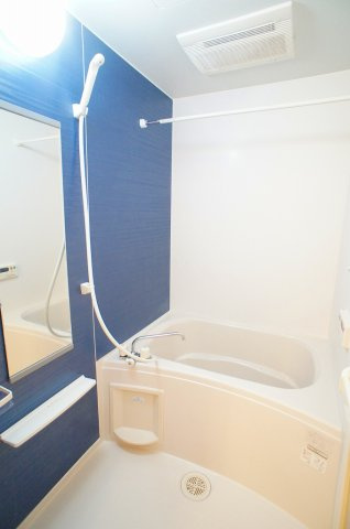 アパートメント　ノイの浴室