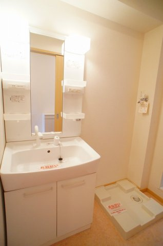 アパートメント　ノイの洗面所