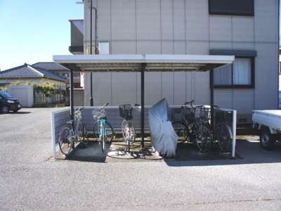 【その他共用部分】 | サニーハウスみなみはらA | 屋根付きの駐輪場があります♪