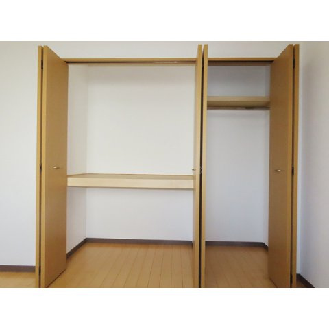 クリエストタウン　江端の収納